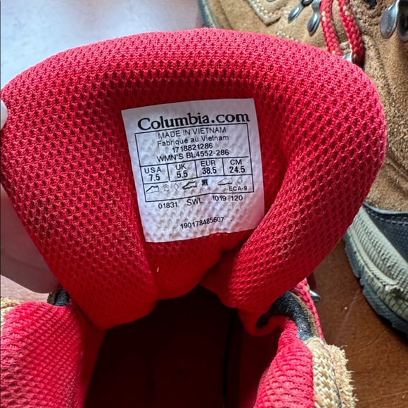 Columbia Hiking Boots (Waterproof) - Picture 3 of 8